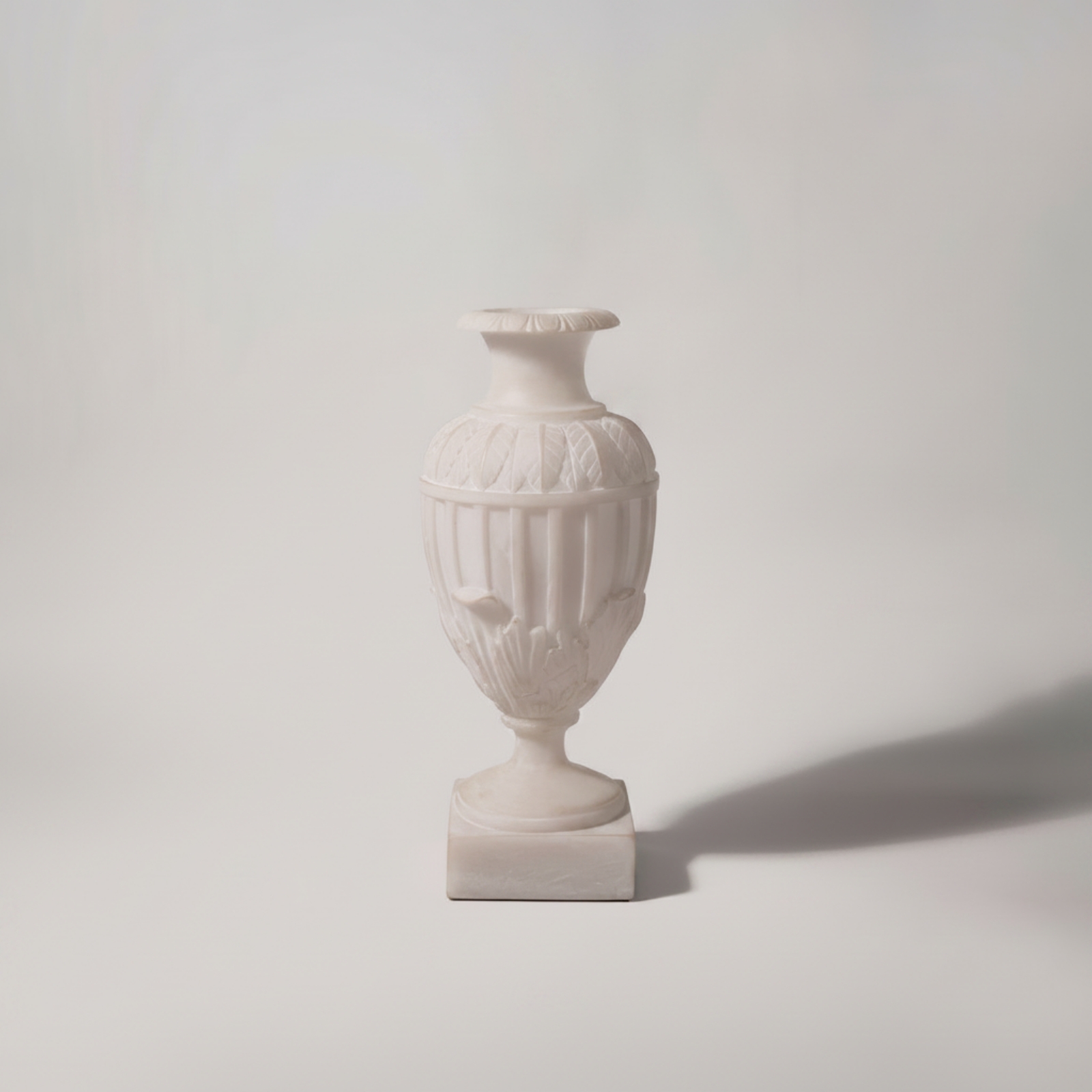 Sculptural Vase Ivory Flower V - огляд і ціна Interior Design Vintage Modern
